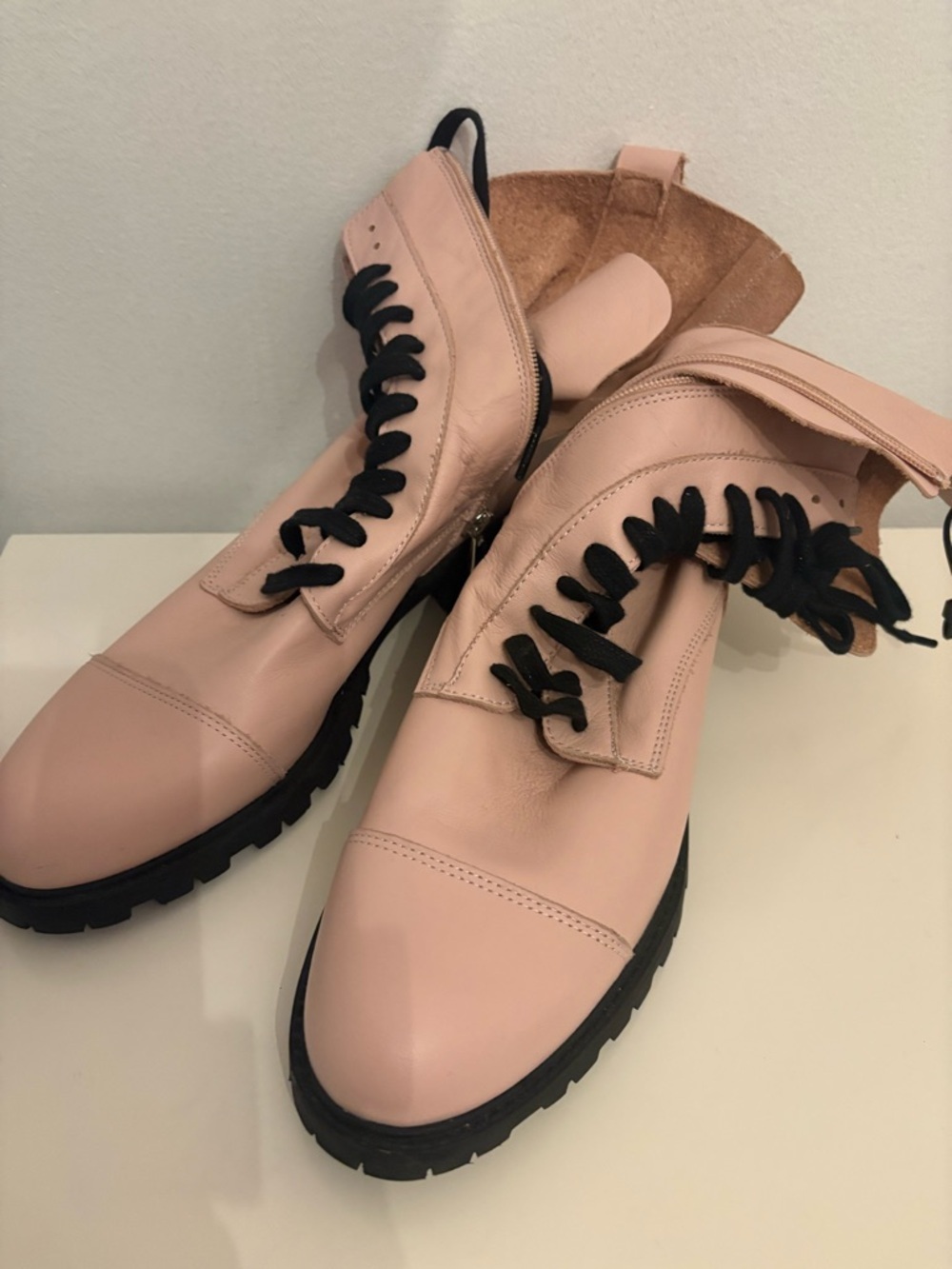 Zara Pink Leather Lace-Up Ankle Boots with Black Lug Sole - Picture 3 of 9